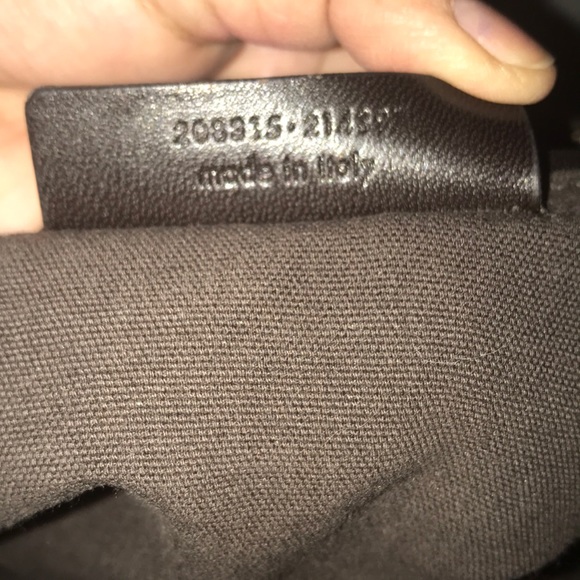 Yves Saint Laurent - Picture 6 of 6